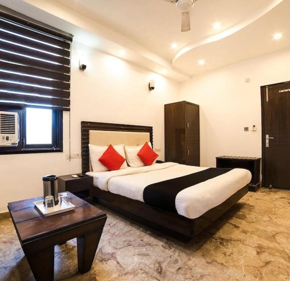 Hotel Sehej Inn New Delhi Buitenkant foto